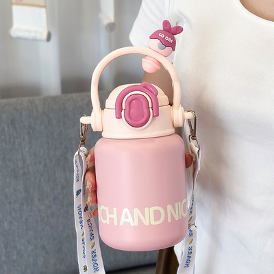 Regalo para empleados Taza portátil de acero inoxidable con diseño y material de dibujos animados de muñecas lindas