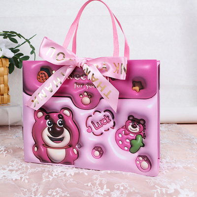 Unico dibujo animado Oso de fresa Niños felices Bebé recuerdo de mano Ideal para coleccionistas
