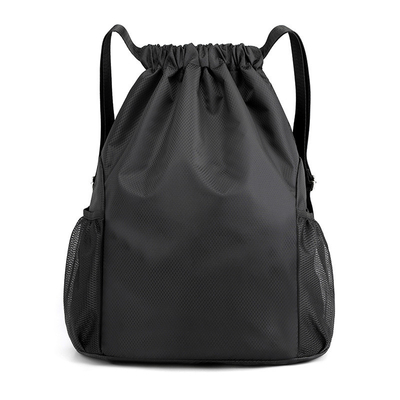 Mochila de cuerda de tira personalizada de la empresa ideal para actividades de graduación y fitness