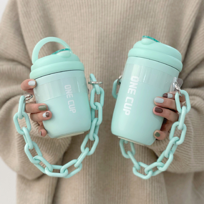 Logotipo personalizado Taza de paja aislada Estética Taza de agua de cadena portátil para regalos para empleados