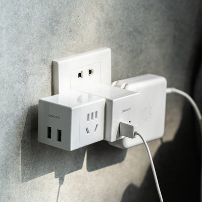 Enchufe inalámbrico pequeño con 2 orificios y 2 puertos USB Convertidor inteligente Logotipo del cliente