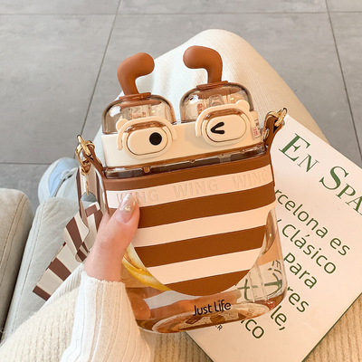 Idea de regalo para el bienestar de los empleados Cute Bee Plastic Straw Cup con correa trasera y logotipo personalizado