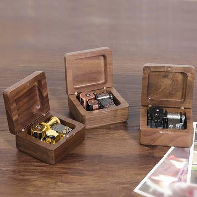 Impresión UV Movimiento Walnut Octopus Caja de música para decoración de escritorio y creatividad