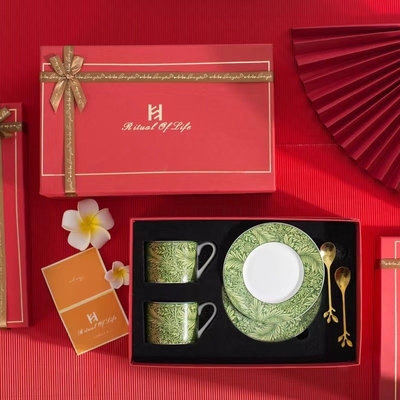 Haga una declaración con nuestras tazas de café impresas con UV La adición perfecta a su regalo de boda