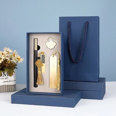 Spot Brass Bookmark Box Un must-have para las relaciones de los ex alumnos y reuniones de clase