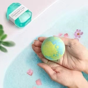 Impresión de pantalla de seda Conjunto de regalo de mano con vela de aromaterapia y bola de baño de remojo