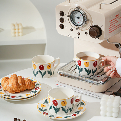 Regalo para el Día de la Madre Set de tazas y platos de café de tulipanes dibujados a mano con alto valor estético