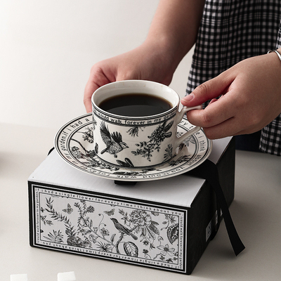 Xiao Xiangfeng Taza de café blanco y negro y plato combinado perfecto para deportes y juegos