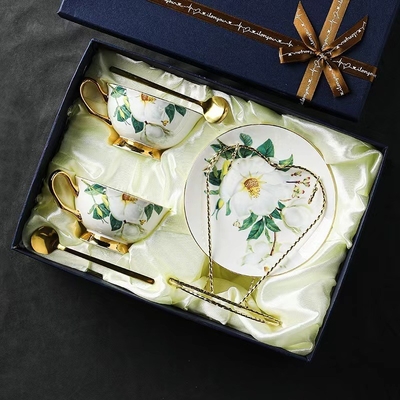 Conjunto de tazas de café europeas de porcelana de hueso Taza de té de flores Cerámica para escenarios de uso chic