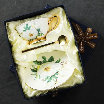 Conjunto de tazas de café europeas de porcelana de hueso Taza de té de flores Cerámica para escenarios de uso chic