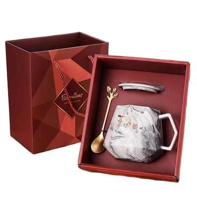 Para la ocasión de Pascua, es imprescindible tener el juego de regalos de tazas de cerámica.