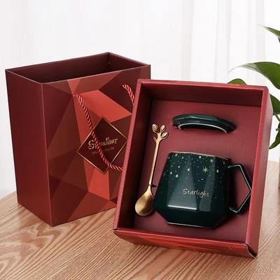 Para la ocasión de Pascua, es imprescindible tener el juego de regalos de tazas de cerámica.