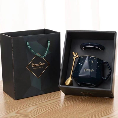 Para la ocasión de Pascua, es imprescindible tener el juego de regalos de tazas de cerámica.