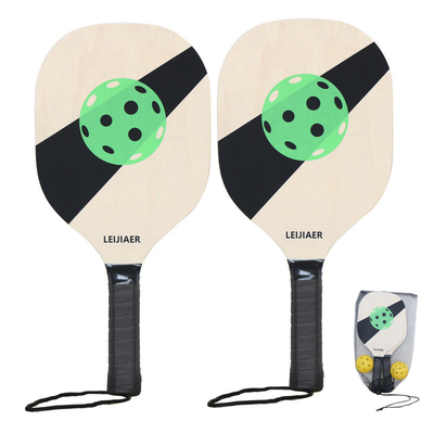 2 raquetas de madera y 2 pelotas de madera esenciales para promocionar su oficina