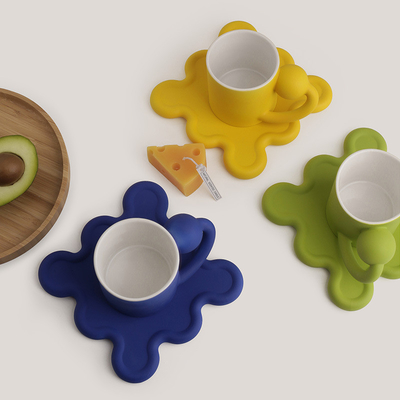 Traiga un toque de creatividad a su colección de tazas con este conjunto de tazas Planet