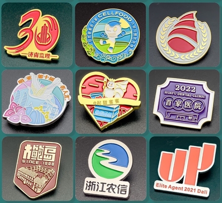 Animación de dibujos animados personalizados Metal Lapel Pin Badge con colección de esmalte suave y duro