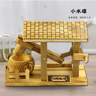 Ornamentación artesanal de escritorio Modelo de martillo de agua pequeño de madera para la industria agrícola