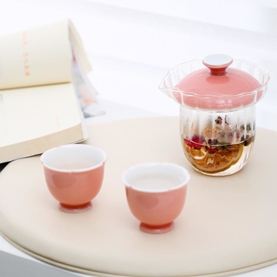 Hotel y Resort Sakura Set de té de viaje de vidrio rosa Bolsa de té portátil Una olla Dos tazas Regalos de recuerdo del Día de la Diosa