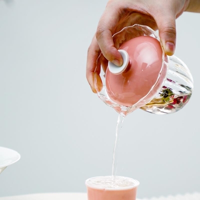 Hotel y Resort Sakura Set de té de viaje de vidrio rosa Bolsa de té portátil Una olla Dos tazas Regalos de recuerdo del Día de la Diosa