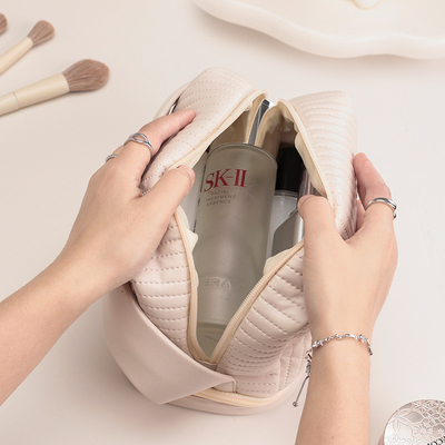 Productos de oficina Separación seca y húmeda Bolsa cosmética en color dulce para la forma personalizada