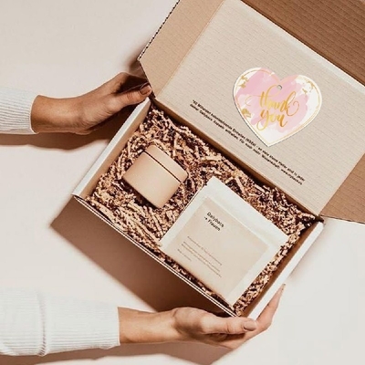 Tarjeta de agradecimiento perforada en forma de corazón en papel de cobre inglés para embalaje de regalos