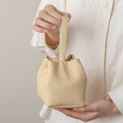 Conjunto de té con hoja de plátano de porcelana blanca en relieve perfecto para el Día de los Inocentes.