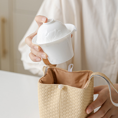 Conjunto de té con hoja de plátano de porcelana blanca en relieve perfecto para el Día de los Inocentes.