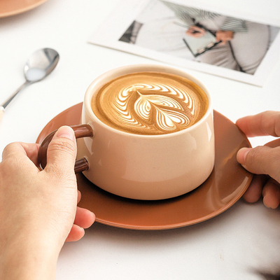Scenarios de uso Set de tazas y platillos de lujo para ocasiones especiales