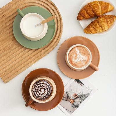 Scenarios de uso Set de tazas y platillos de lujo para ocasiones especiales