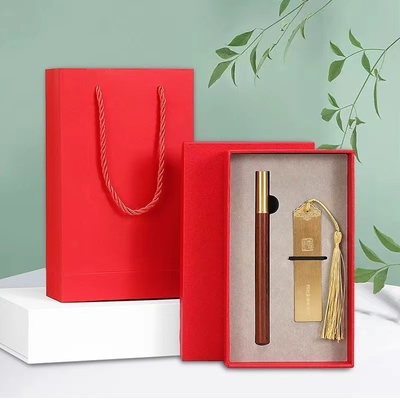 Relaciones con los alumnos y reuniones de clase Caja de regalos culturales clásicos con pluma de madera