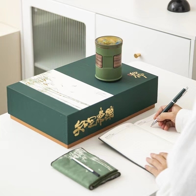 Haga una impresión duradera Cajas de regalo para el Día de los Inocentes para maestros Ancianos y líderes