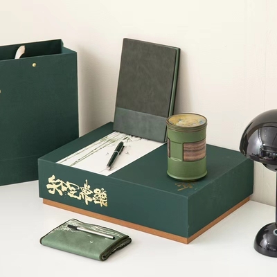Haga una impresión duradera Cajas de regalo para el Día de los Inocentes para maestros Ancianos y líderes