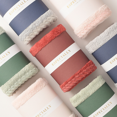 Tamaño personalizado Luz lujosa Toallas de peluche de coral de estilo múltiple Toallas cuadradas suaves Conjunto de regalo de presentación