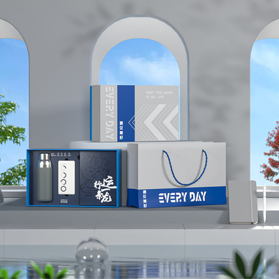 Novedad Regalos Empresariales Cuatro Piezas Con Un Cubo Aislado Banco De Energía Laptop Y Pluma