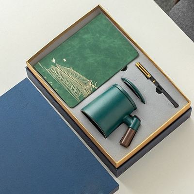 Novedad Regalos Cinturón de cerámica Filtrado Separación de té Taza de oficina Conjunto de regalos de negocios Taza de mango de madera