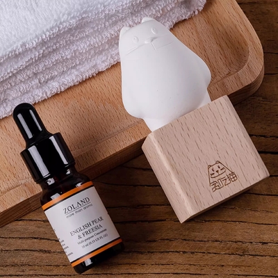 Polvo de Perfumes para Gatos codiciosos Asiento pequeño Canglan Aceite esencial Regalo de negocios para el presente