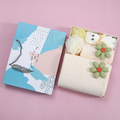 Logotipo personalizable Pequeña caja de regalo de toalla fresca para el Festival de la Diosa del 8 de marzo
