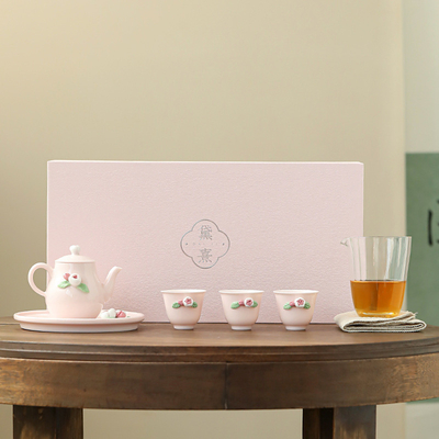 Hermoso juego de té de cerámica rosa regalo ideal para mujeres durante el festival de la diosa