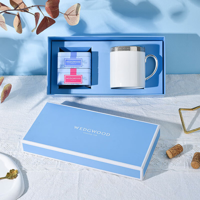 Sorprende a tus clientes con esta taza de encaje de platino y un bote de té portátil