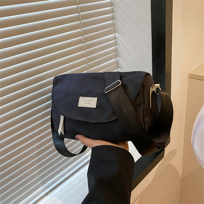 Logotipo del cliente Bolso de viajero de moda Color sólido Bolso de cuerpo cruzado sencillo Regalo para empleados