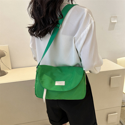 Logotipo del cliente Bolso de viajero de moda Color sólido Bolso de cuerpo cruzado sencillo Regalo para empleados
