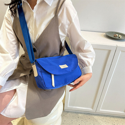 Logotipo del cliente Bolso de viajero de moda Color sólido Bolso de cuerpo cruzado sencillo Regalo para empleados