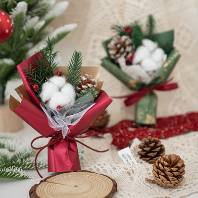 Bouquet festivo de Navidad con flores secas y algodón objetivo Agencia de viajes de usuario final