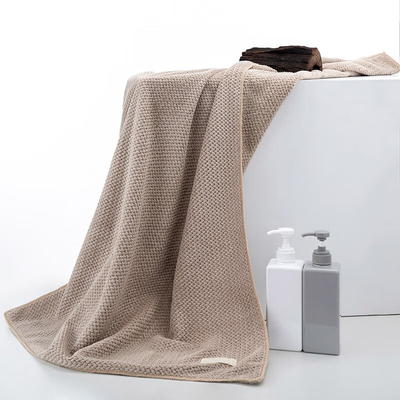 Liangpin Lexiang Aijia Combinación de Baño de Cabello Pantalón Facial Conjunto de Toallas para Hotel y Resort