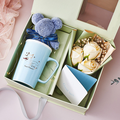 Creativo Cerámica Taza Oso Toallas Jabón Bouquet Tarjeta de felicitación Corda de luz Recuerdos