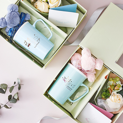 Creativo Cerámica Taza Oso Toallas Jabón Bouquet Tarjeta de felicitación Corda de luz Recuerdos