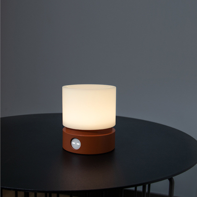Lámpara de mesa LED sin paso HBK Luz cilíndrica USB Luz nocturna para la ocasión del año