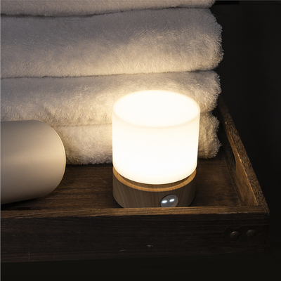 Lámpara de mesa LED sin paso HBK Luz cilíndrica USB Luz nocturna para la ocasión del año