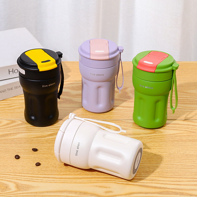 Hoteles y resorts deben tener taza de café aislada portátil con doble paja de beber