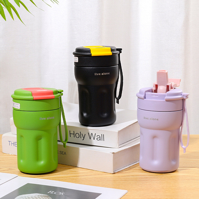 Hoteles y resorts deben tener taza de café aislada portátil con doble paja de beber